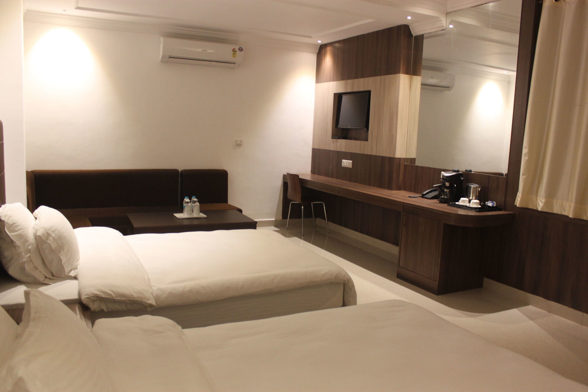 Niranjana Hotel Bodhgaya Bodh Gaya Quarto foto